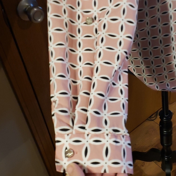 Adrienne vittadini light pink pattern button up - Picture 4 of 7